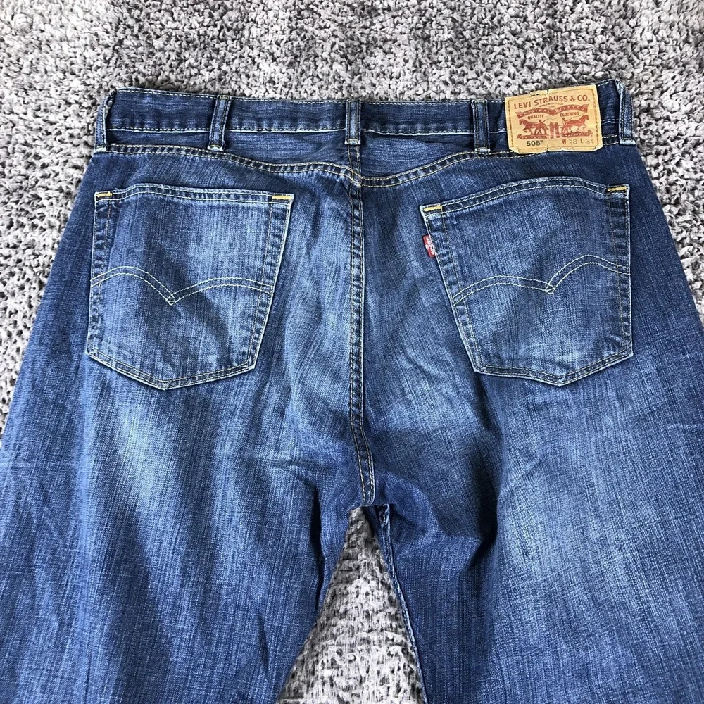 Levis 505 Jeans Mens 38x34 Blue Regular Fit Straight Leg Denim Med Wash Casual